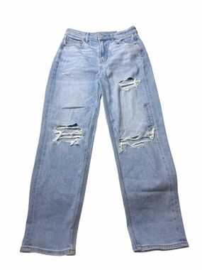 🆕American Eagle -  Distressed High Rise Mom Straight Jeans
